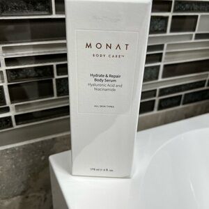 Monat Hydrate & Repair Body Serum - White